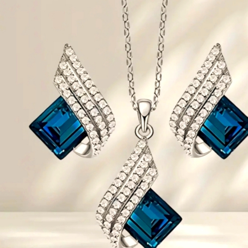 Necklace & Earrings Set